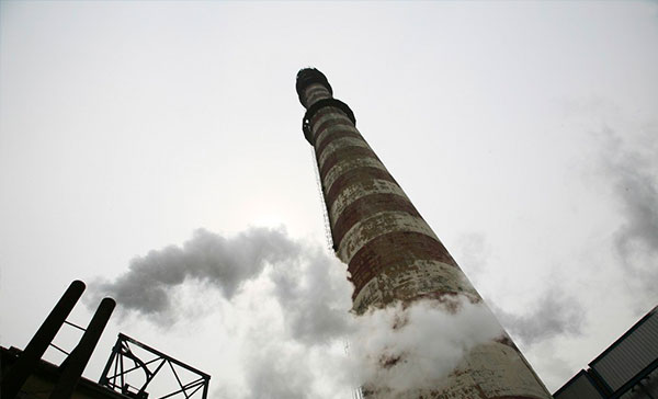 某企业废气排放现场图